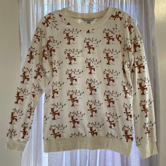 American Eagle Skating Reindeer with Christmas lights sweatshirt - Size Medium - Picture 3 of 9